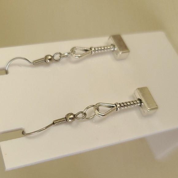 HAMMER Thor themed Disney tribute dangle earrings silver tone  NWT - Picture 4 of 5